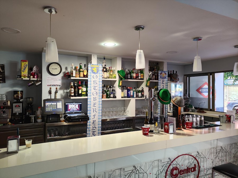 Café Bar Central