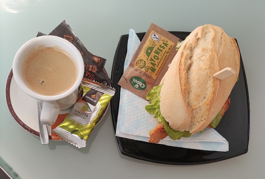CAFETERIA - CERVECERIA DARK - NAVIA